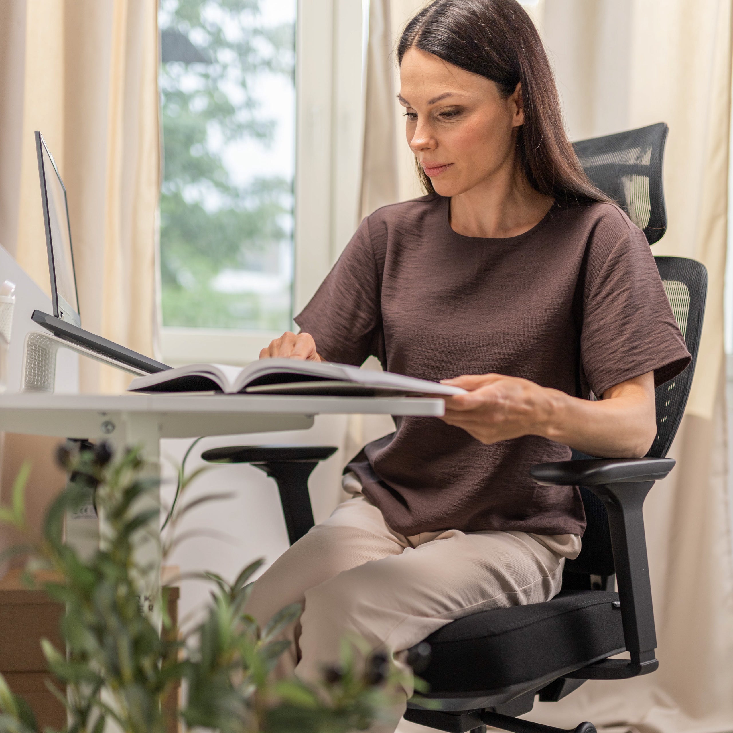 Fotel ergonomiczny z masażem Mark Adler Leadpro 8.7 Black