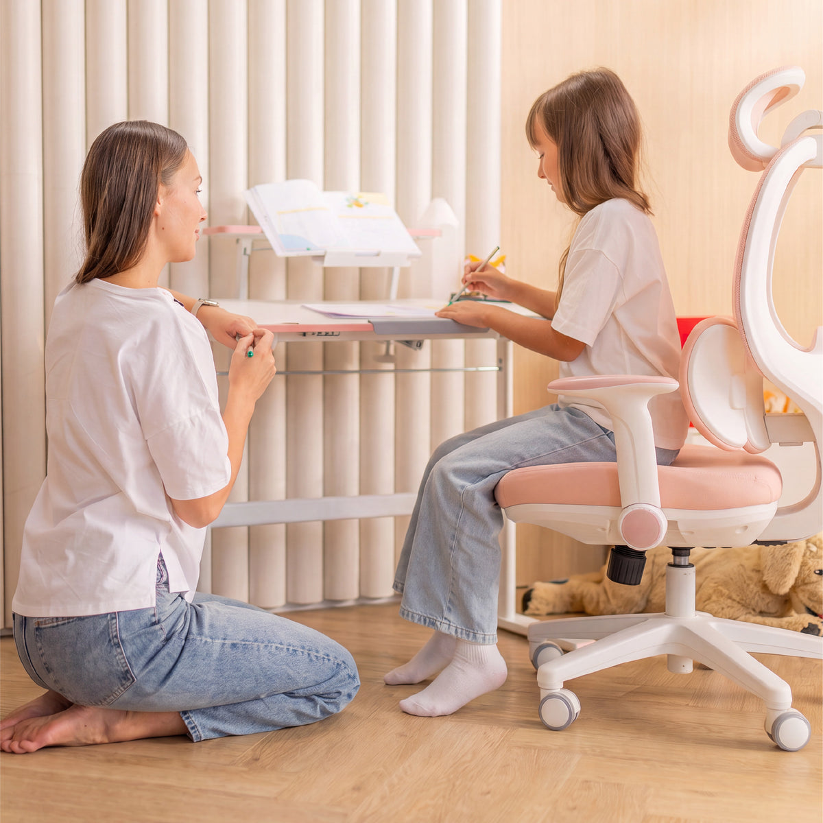 Ergonomiczny fotel dla dzieci Mark Adler Junior 6.3 Pink