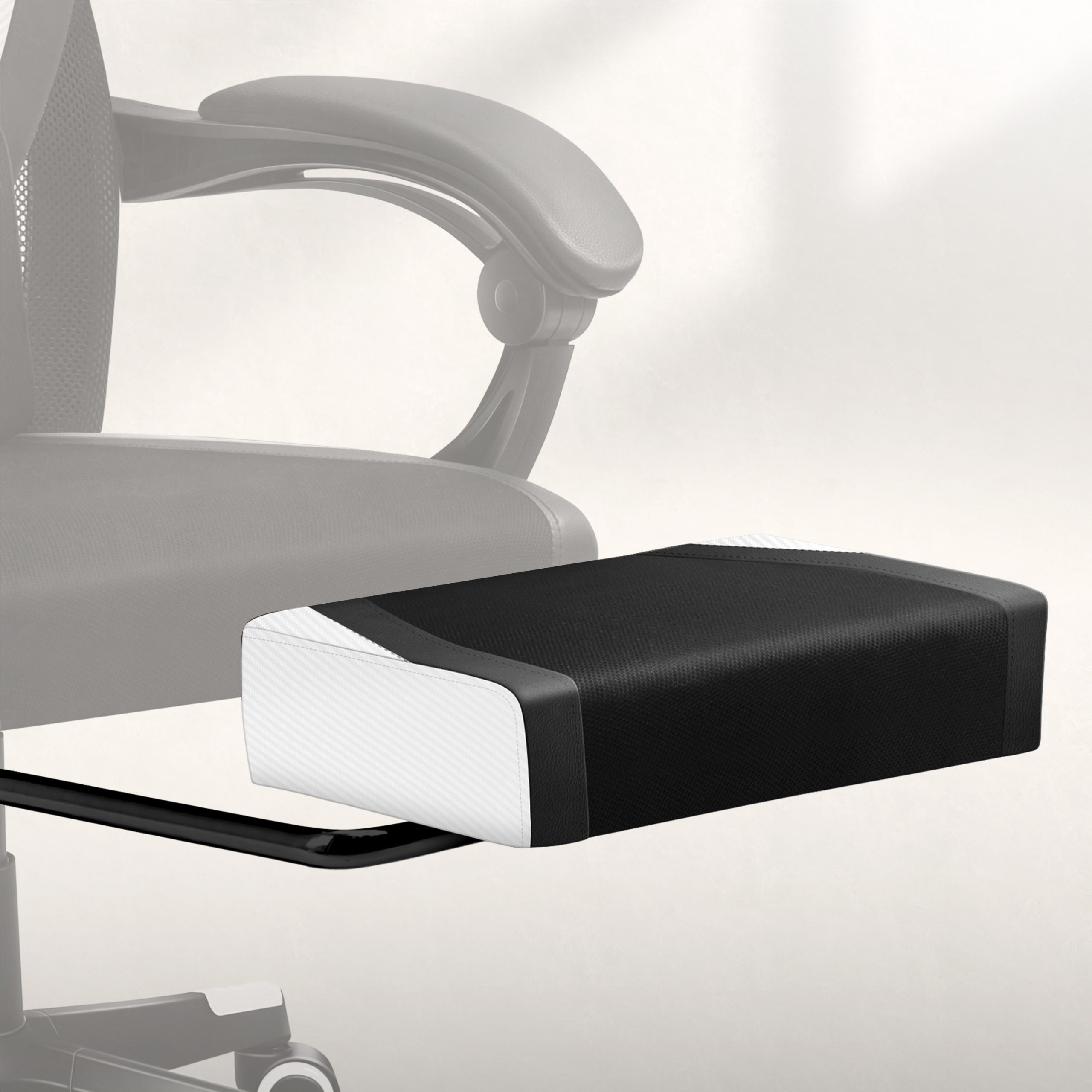 Rozłożony podnożek fotela Huzaro Combat 5.0 White